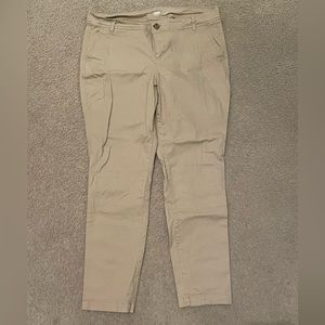 Old Navy Khakis 14